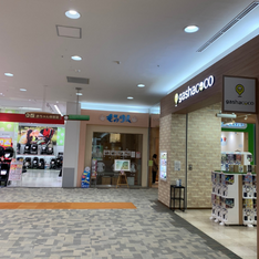 正面にもみりんさん、右手にgashacocoさんが見えたら右へ