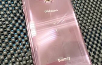 GalaxyS9の背面が映っている写真